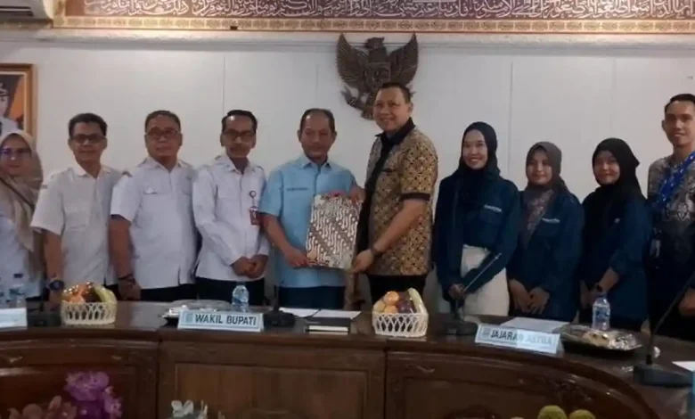 PENUGASAN-GURU-MUDA-Wakil-Bupati-Serang-Najib-Hamas